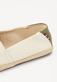 Pier One UNISEX - Espadrillot - offwhite