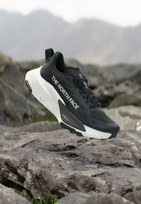 Επιλέχθηκε, black/white ash