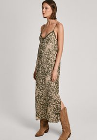 Pepe Jeans PETALY - Maksi suknelė - leaf green