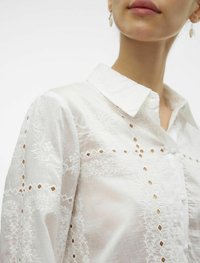 Vero Moda VMAYA  - Blusa - snow white
