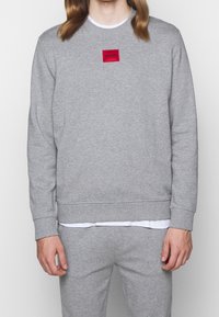 HUGO Sudadera - grey