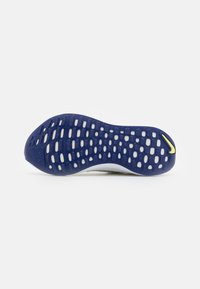 Nike Performance REACTX INFINITY  - Tenisice za cestovno trčanje - photon dust/deep royal blue/white-saturn gold/fierce pink/aquarius blue