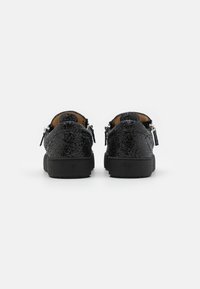 Giuseppe Zanotti - Sneakers - black - 2