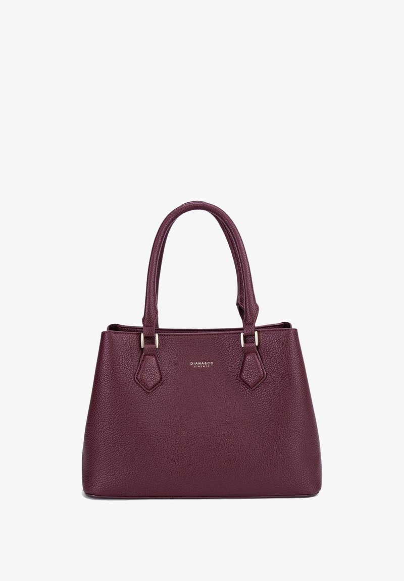 Sac cabas en cuir texturé violet foncé avec doubles poignées et petit logo argenté centré près du haut à l'avant.