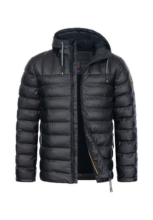 Giacca a vento nera a guscio con motivo a righe orizzontali, chiusura con zip frontale, cappuccio e cordini grigi. Presenta dettagli gialli e tasche laterali.