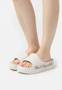 KARL LAGERFELD - KOBO HOTEL PLATFORM SLIDE - Muiltjes - off white Miniatuurafbeelding 1