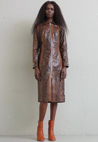 STUDIO ID SASKIA EMBOSSED brązowy