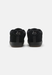 és ACCEL OG UNISEX - Skatová obuv - black