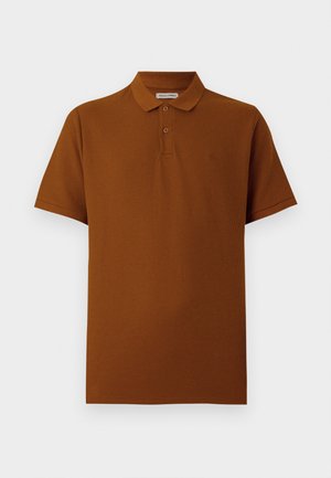 Brūns ribots polo krekls ar īsām piedurknēm, trīs pogu slēgšanu un mazu logo uz krūšu. Mīksta kokvilnas maisījuma audums.