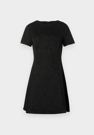 Melna īsā piedurkņu A-line kleita ar apaļu dekoltē un sānu paneļu detaļām, izgatavota no gludas, nedaudz teksturētas auduma.