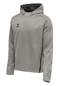 Haut de sweat-shirt gris clair avec une texture lisse, présentant un col haut, une poche latérale zippée, et des accents de logo noir et de chevron sur les manches.
