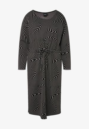 Langærmet grå kjole med et sort swirl-mønster, der har en belagt talje og en rund halsudskæring. Blødt stof med en afslappet pasform.