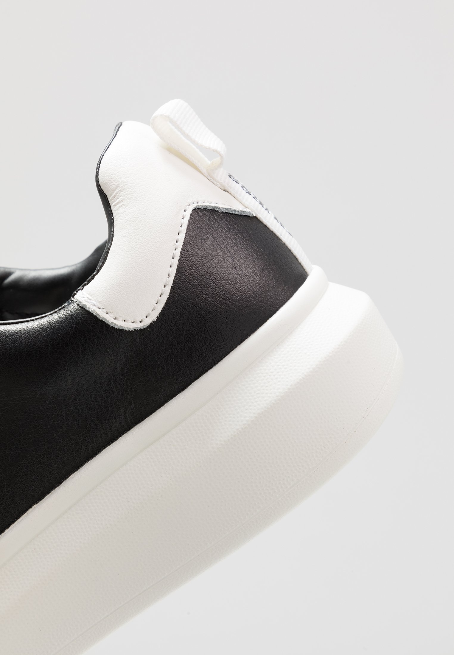 zalando guess shoes