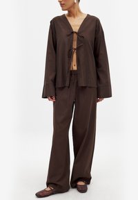 NA-KD MID WAIST - Püksid - brown