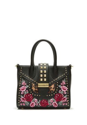 Borsa a mano in pelle nera con ricami floreali, dettagli in stampa leopardata, tracolla borchiata e doppi manici. Presenta una placca con logo dorato.