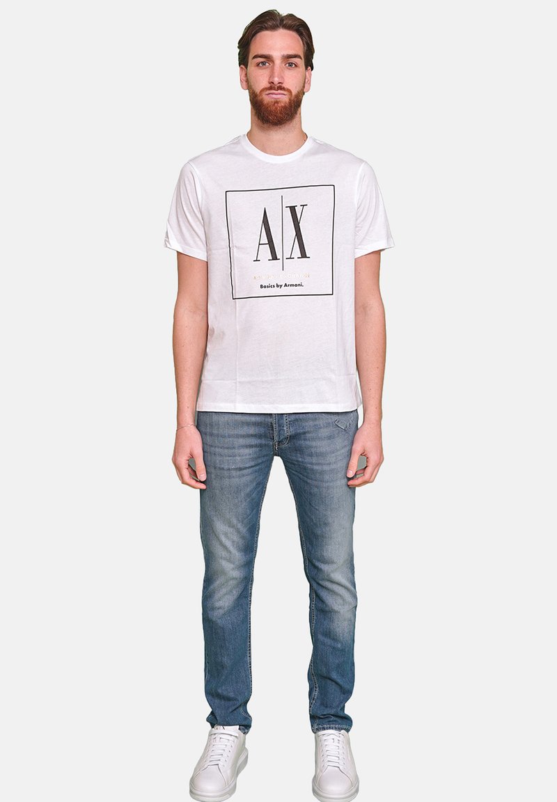 Armani Exchange LOGO RETTANGOLARE Print Tshirt bianco/white
