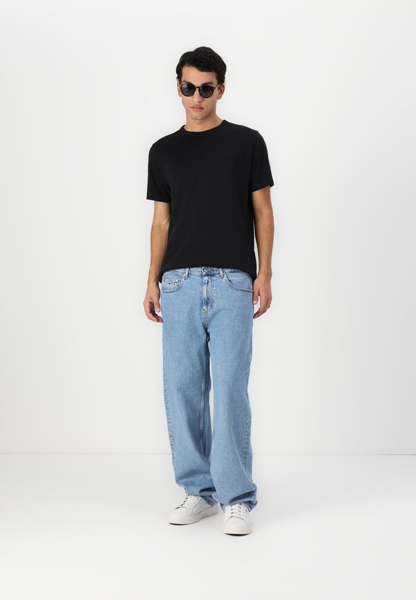 JAIMIE LOOSE  - Loose Jeans - denim light4