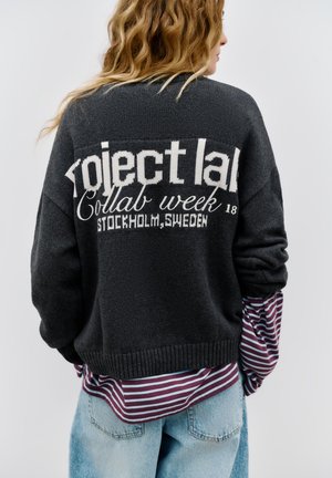 PULL&BEAR FRONT EMBROIDERED - Maglione - dark grey