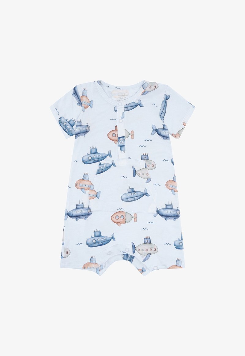 Combinaison courte pour bébé avec manches courtes, motifs de sous-marins bleu, gris et orange, et boutons-pression à l'avant sur tissu bleu clair.