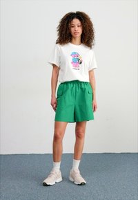 Thumbnail Image 2