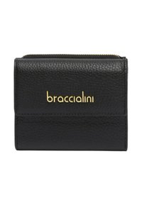 Portafoglio in pelle nera testurizzata con patta frontale e logo "braccialini" dorato, dotato di un comparto superiore con cerniera.