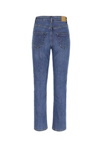 Mėlyni džinsai su tiesiu kirpimu, penkios kišenės, kontrastingas siuvinėjimas ir stačiakampis odinis ženklas juosmens srityje.