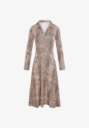 Leopardprintkjole med lange ærmer, krave og udvidet nederdel lavet af blødt, let stof.