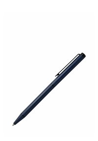 Stylo à bille rétractable bleu avec clip et pointe noirs, présenté en diagonale sur un fond blanc.
