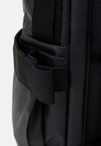 The North Face BASE CAMP VOYAGER ROLLTOP - Hátizsák - black/white