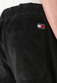 Tommy Jeans ISAAC - Pantalon classique - black