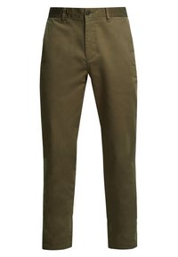 Spodnie w kolorze oliwkowej zieleni wykonane z gładkiej bawełnianej tkaniny diagonalnej, z zapięciem na guziki, szlufkami na pasek oraz prostymi nogawkami.