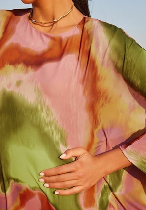 Next REGULAR FIT - Maxiklänning - multi smudge print