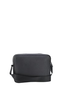 Borsa a tracolla nera in pelle con superficie testurizzata, forma rettangolare, chiusura con zip superiore e tracolla staccabile e regolabile.