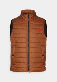 Braune gesteppte Weste mit hohem Kragen, durchgehendem Reißverschluss vorne und Seitentaschen. Verfügt über ein schwarzes Innenfutter und ein rotes "Hugo"-Logo auf der Brust.