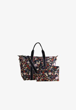 Marineblå blomster- tote taske med sorte håndtag og justerbar skulderrem, ledsaget af matchende rektangulær pung med lynlås.