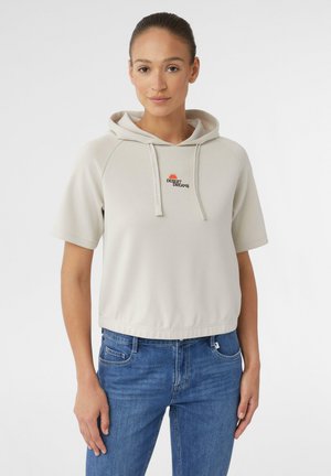 Jasnoszara, skrócona bluza z kapturem i krótkimi rękawami, z regulowanym kapturem oraz logo "DESERT DREAMS" w czerni i pomarańczy na przodzie.