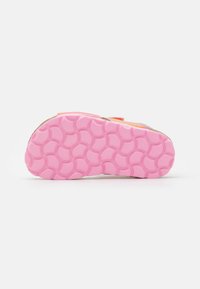 Kickers SUMMERKRO - Sandalias - rose rainbow