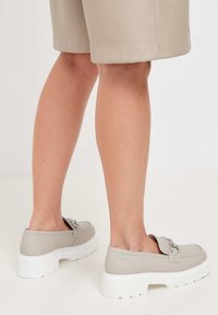Cesare Gaspari Slip-ins - beige