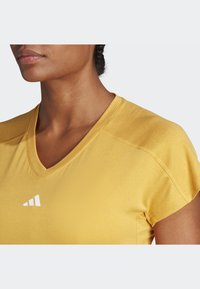 adidas Performance Sport T-shirt - preloved yellow