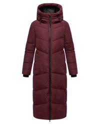Lange, gewatteerde, maroon winterjas met capuchon, volledige rits aan de voorkant, zijzakken en zwarte binnenmanchetten.