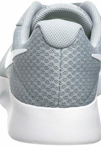 Nike Performance NIKE TANJUN M2Z2 - Zapatillas - wolf grey/white-barely volt black