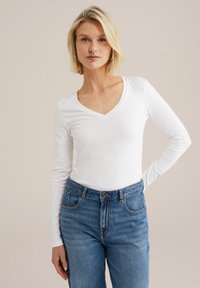 Top s dlhým rukávom - white