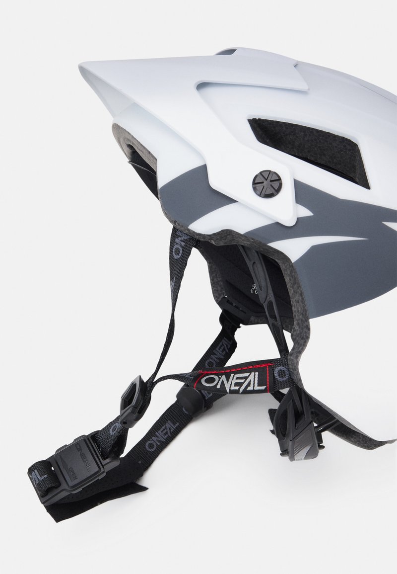 Herren Bälle & Schläger | O'Neal DEFENDER HELMET SOLID Helm white/gray/weiß - WN57817 Herren Bälle & Schläger | O'Neal DEFENDER HELMET SOLID Helm white/gray/weiß - WN57817