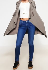 Missguided Prochowiec