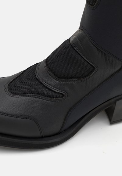 GmbH BARIS UNISEX - Čižmy na platforme - black