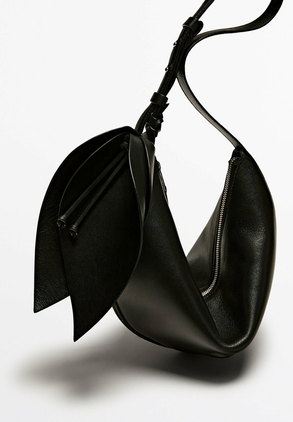 MEDIA LUNA DETALLE FLOR - Handbag3