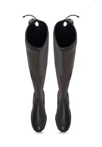 Botas de agua negras, hasta la rodilla, con un acabado suave, puntera redondeada, cordón ajustable en la parte superior y suela de goma texturizada.