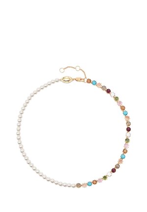 Collar con medio de perlas blancas y medio de piedras preciosas multicolores engastadas en oro con un cierre de oro y una cadena ajustable.