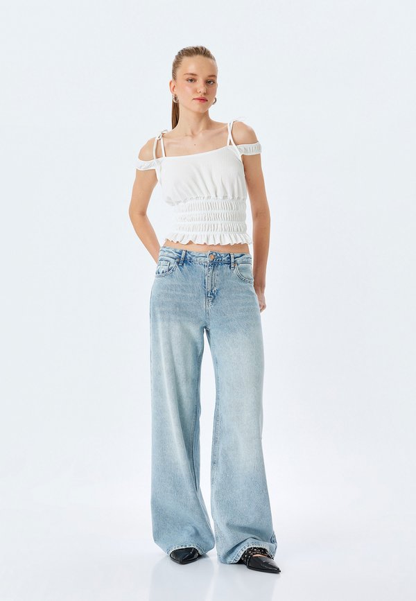 CROP - Bluse - beige