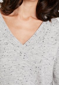 Wallis Maglione - light grey